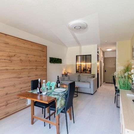 Les Flamants Roses - Studio Avec Balcon Apartment Nimes Exterior photo