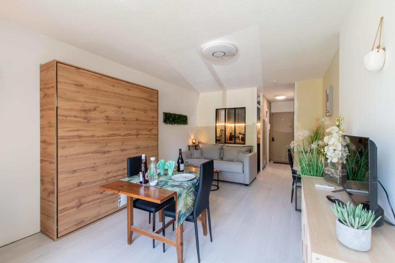 Les Flamants Roses - Studio Avec Balcon Apartment Nimes Exterior photo