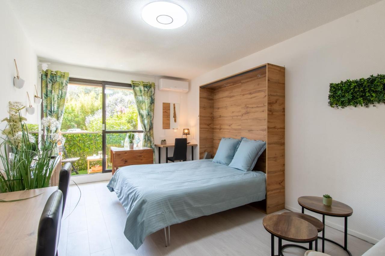 Les Flamants Roses - Studio Avec Balcon Apartment Nimes Exterior photo