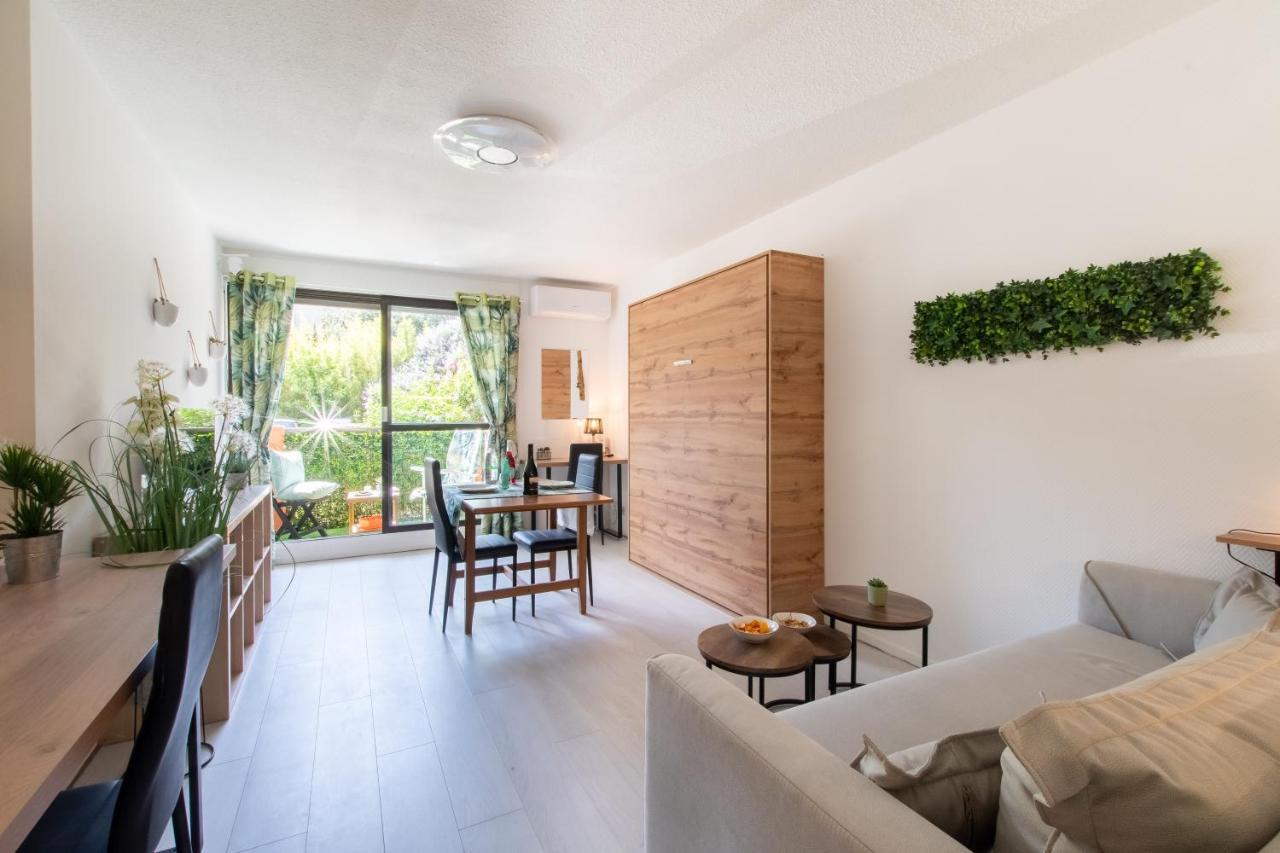 Les Flamants Roses - Studio Avec Balcon Apartment Nimes Exterior photo