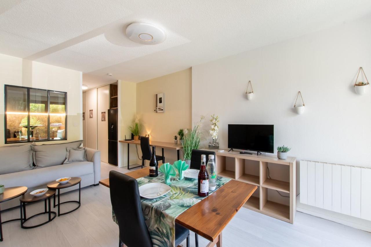 Les Flamants Roses - Studio Avec Balcon Apartment Nimes Exterior photo